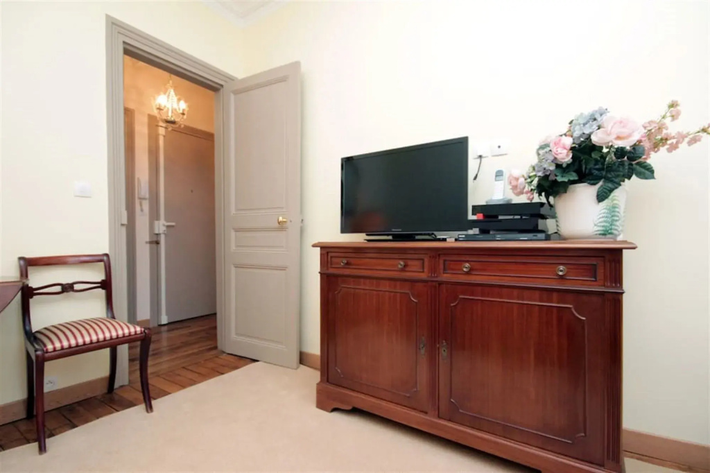 2 rooms - next to the Eiffel tower - Trocadéro - Général