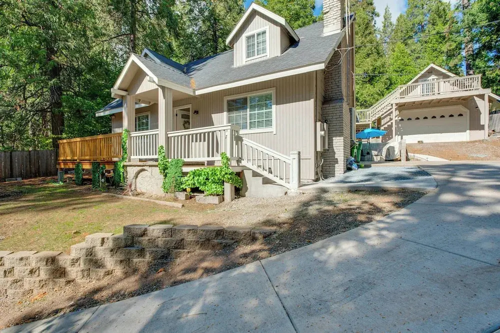 Hot Tub & Game Room: Luxe Cabin, Day Trip to Tahoe