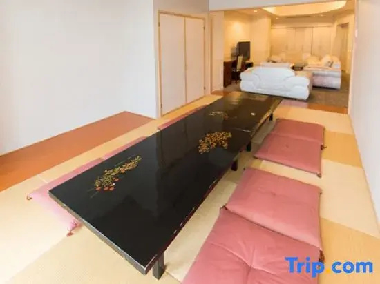 Luxury Family Suite