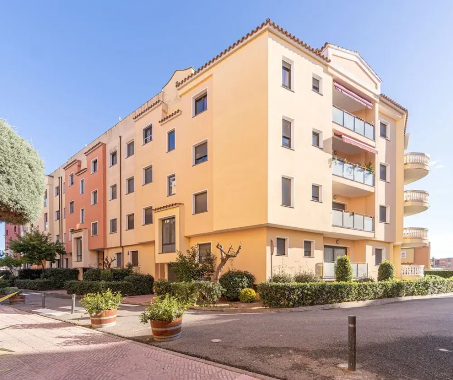 Apartment in Empuriabrava Near Sandy Beach