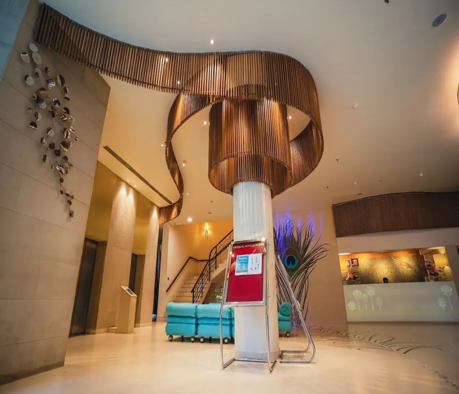 Lobby & Reception