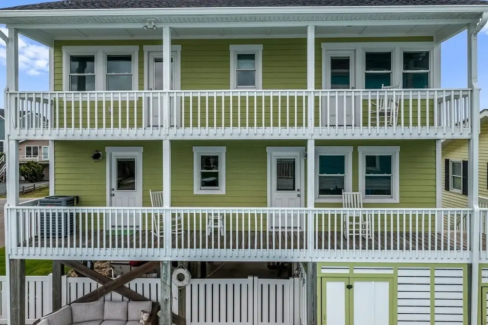 Bozeman Beach 4 Bedroom Home by Redawning