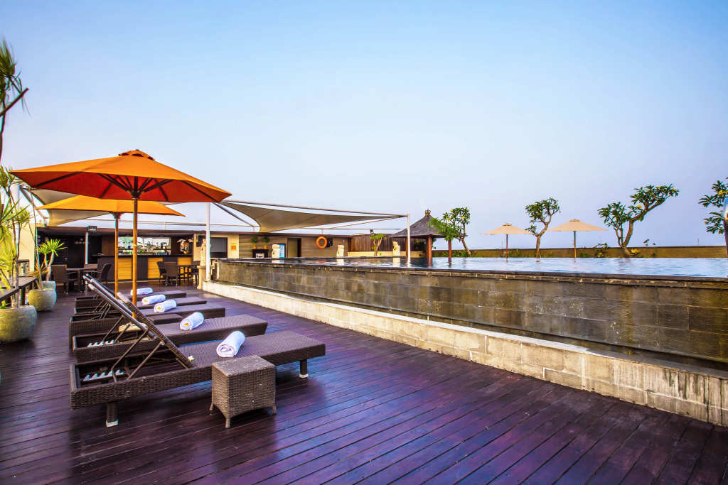 Beach & Waterfront
