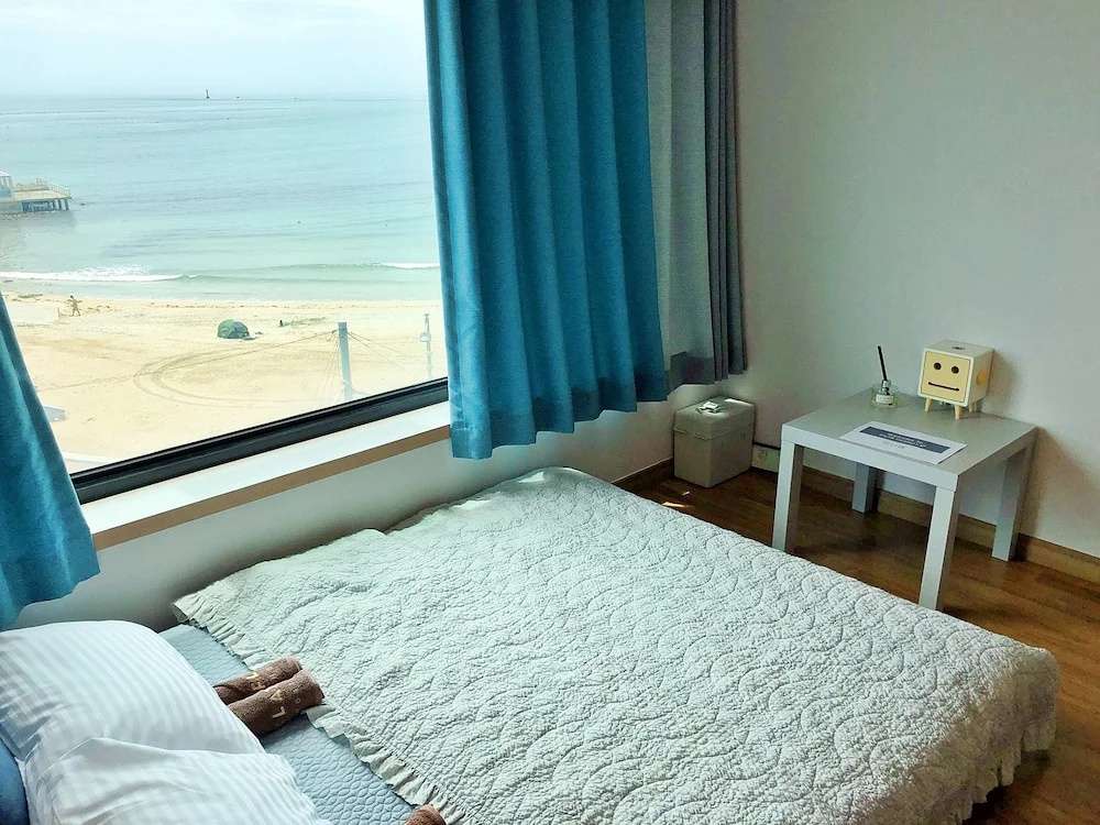 1 Bedroom Standard Double room beachfront (full double bed)
