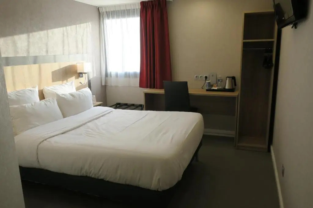Standard Double room (full double bed)