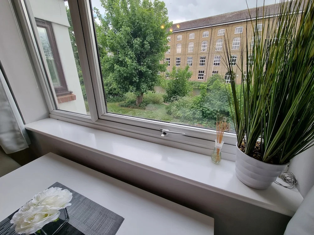 360 Serviced Accommodations - Swan Path Retreat - 2 Bedroom Apartment