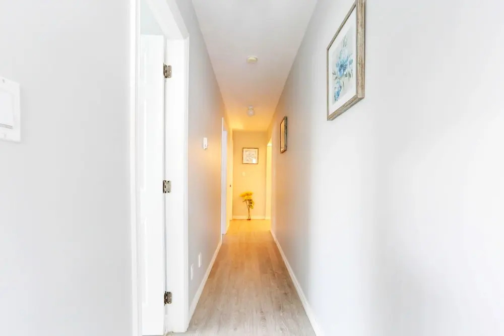 Family Home-Metrotown by Elevate Rooms - фото 9