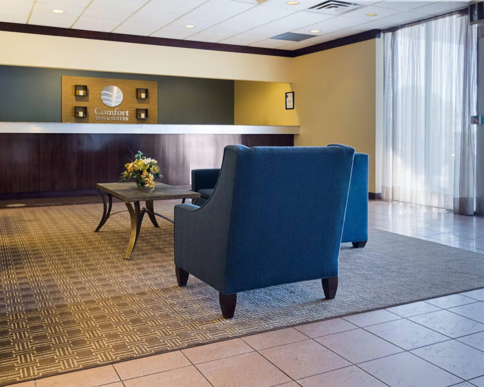 Comfort Inn & Suites Syracuse Airport - фото 2