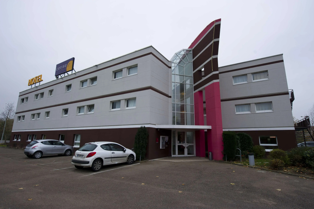 Voir la photo 1 — Cerise Auxerre