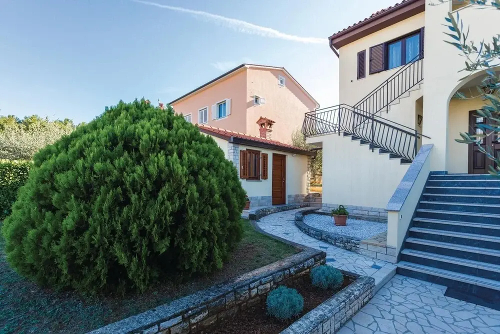 Awesome Home in Porec With Wifi and 2 Bedrooms