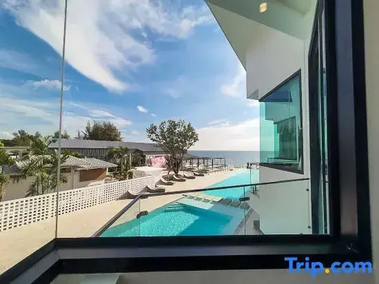 Номер Deluxe с видом на море в Rattana Pura Beach Resort