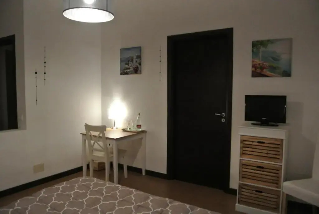 Standard Double room with balcony (full double bed)