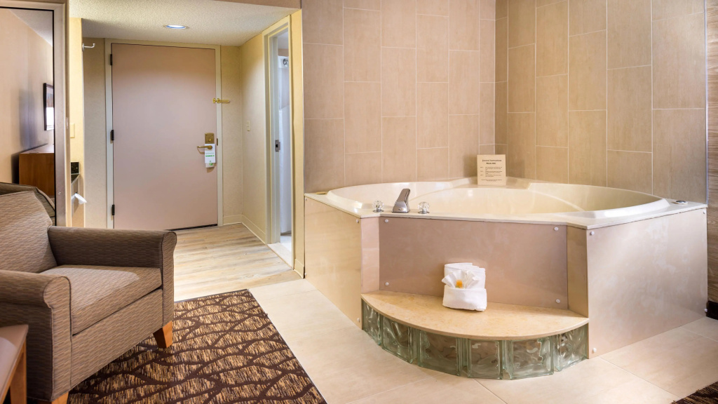 Holiday Inn Hotel & Suites Warren by IHG - фото 9