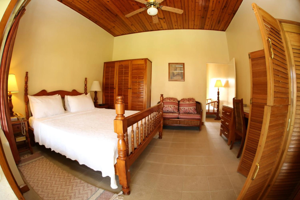 Charela Inn Hotel — 4
