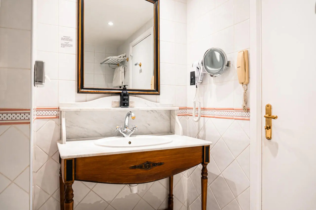 Maison Eugenie 32