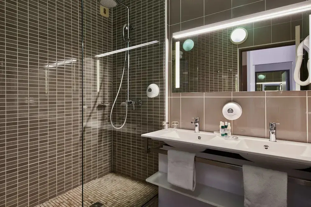 Standard Double Club Basement room with garden view (full double bed)