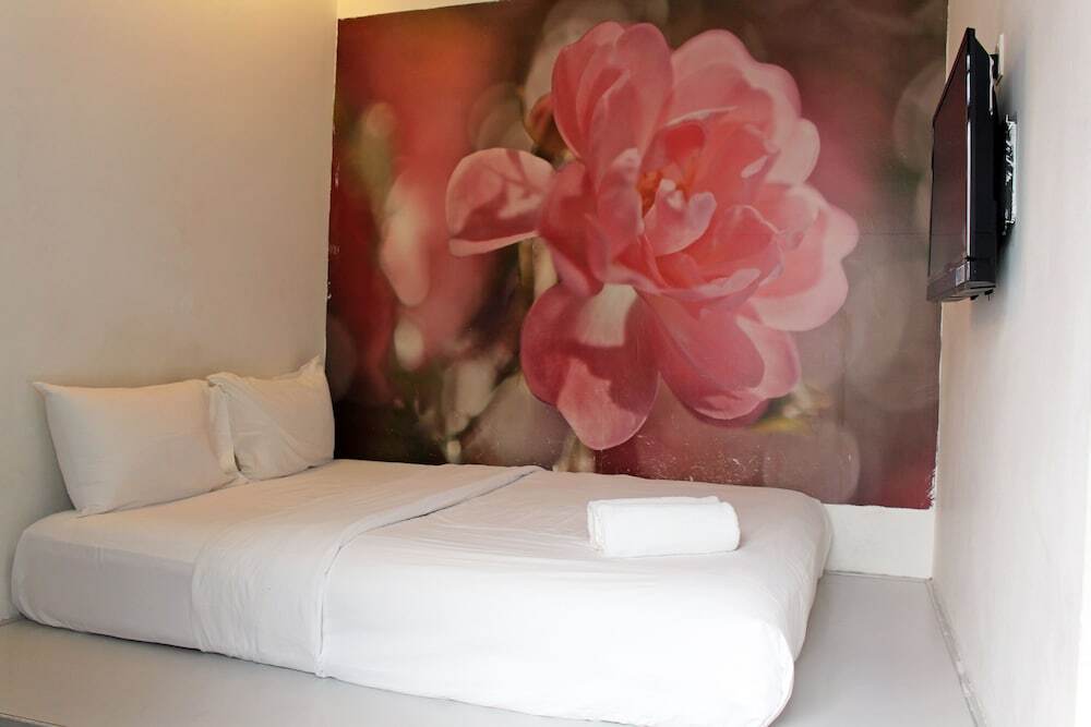 V Garden Hotel