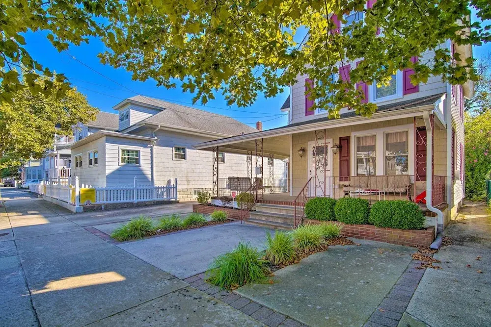 Family-friendly Wildwood Apt: Bike to Beach!