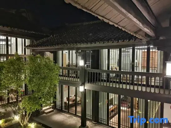 Yunshang Jiangnan Inn