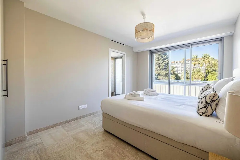 Bright Apartment With Sea View