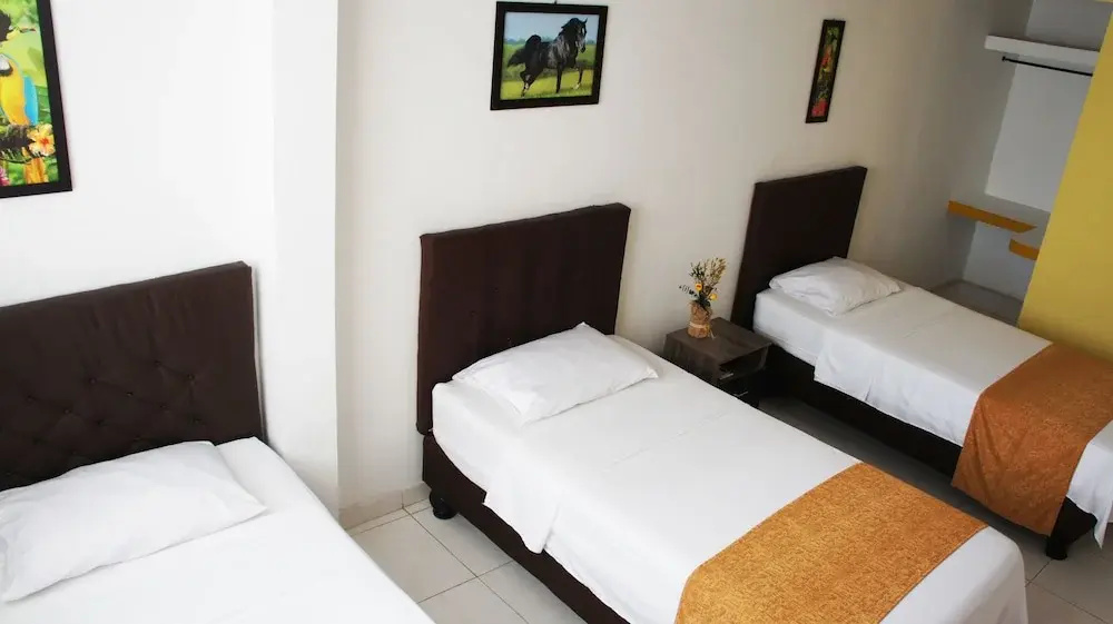 Standard Triple room