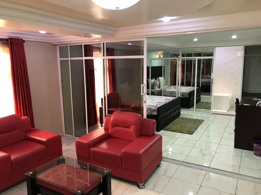 1 Bedroom Suite
