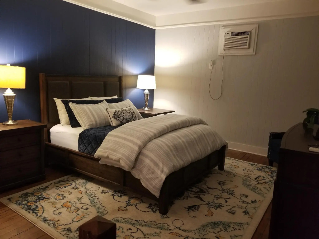 Economy room