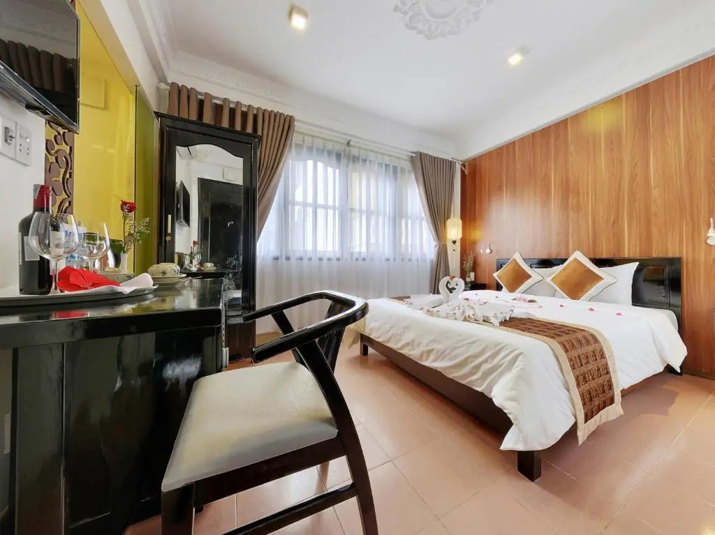Deluxe Double room with pool view (full double bed)