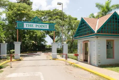 Point Village Beach Studios & Suites