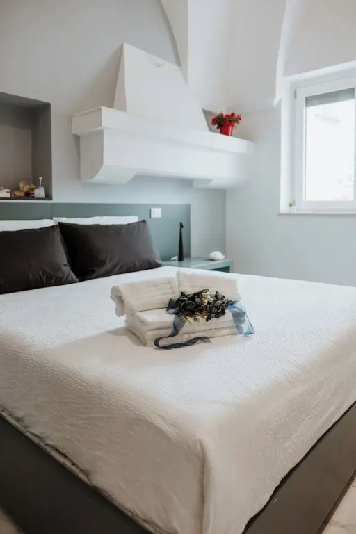 Deluxe Double room (full double bed)