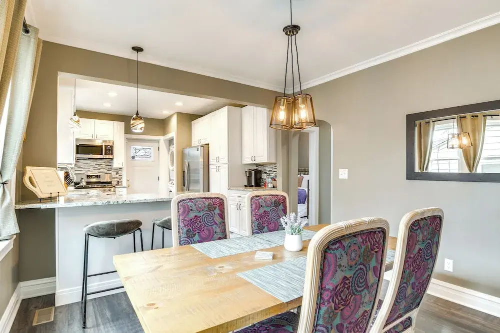 Pet-friendly Family Apartment - Near NU Campus! - фото 3