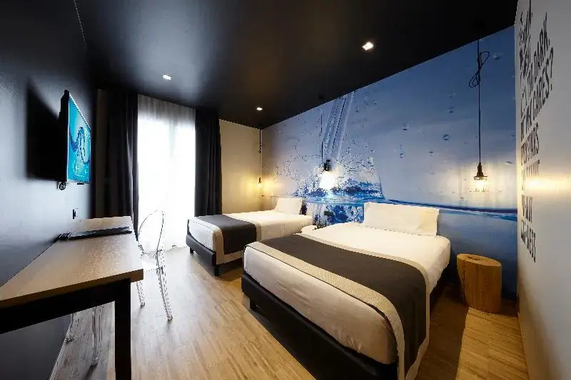 Superior Double room with balcony (full double bed)