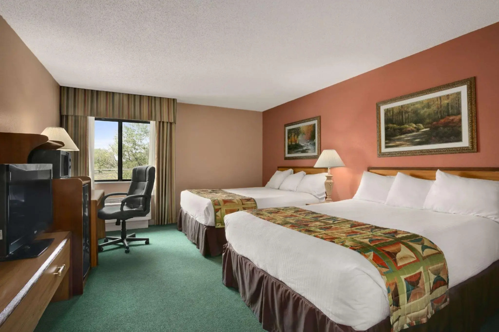 Standard Quadruple room