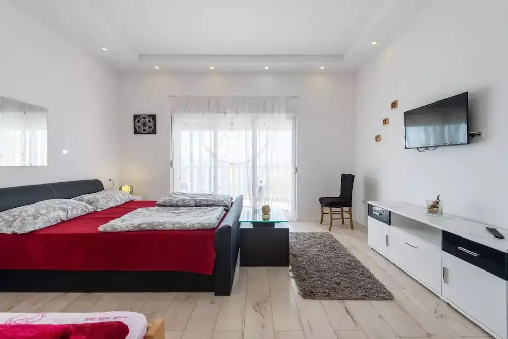 Luxury room with balcony and with sea view