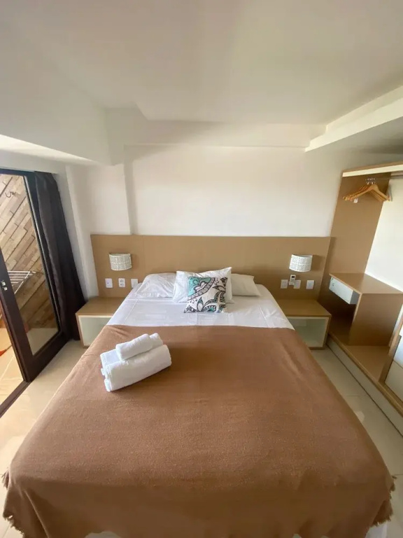Apartment with partial sea view