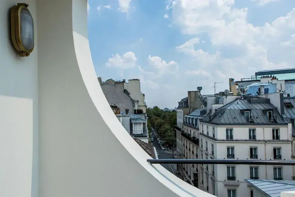 Hôtel du Rond-Point des Champs-Élysées — фото