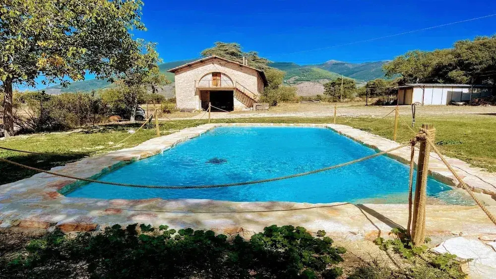 Open Pool Villa in Italy - Spoleto Umbria