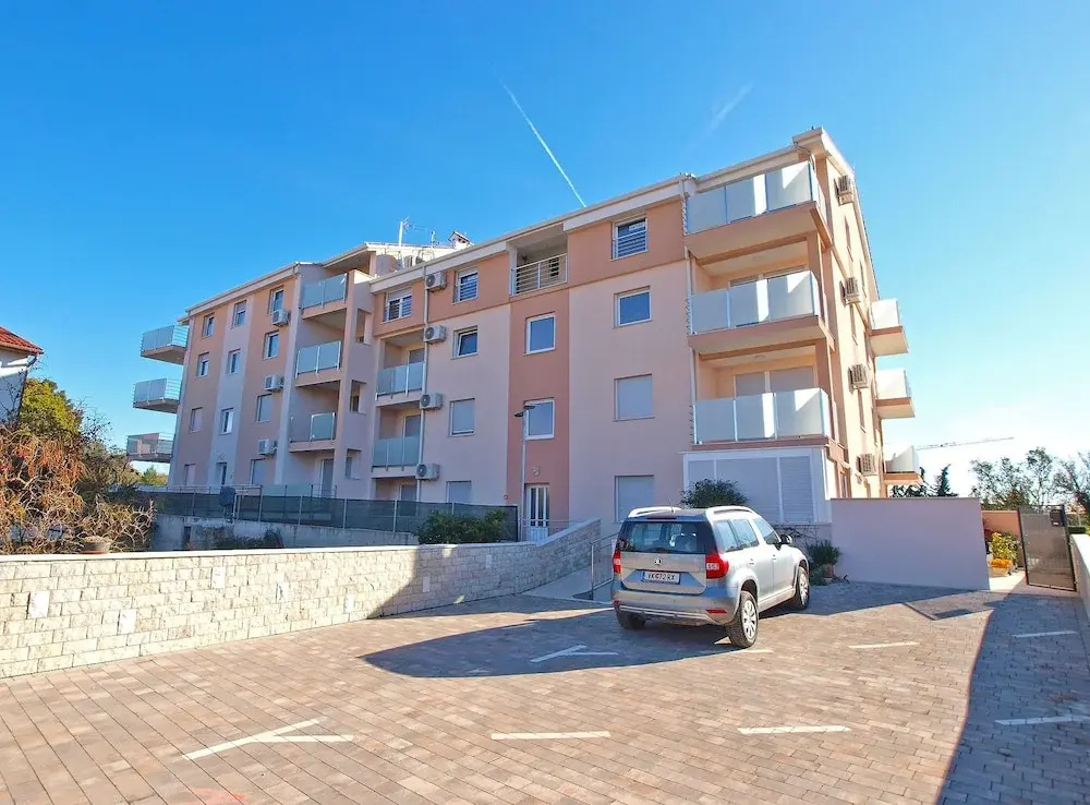 Apartment 1507