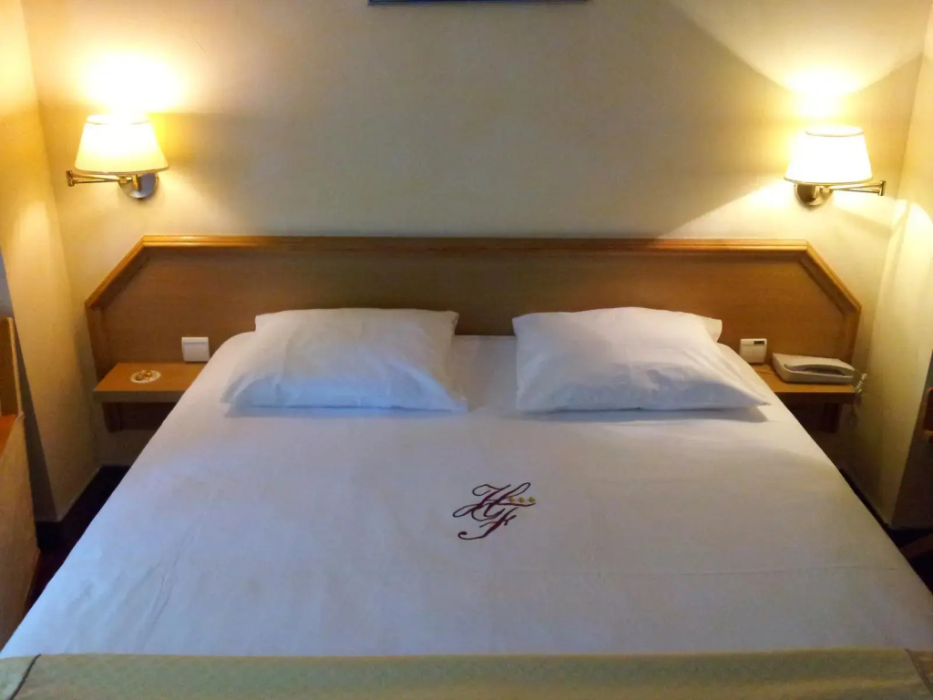 Classic Double room (full double bed)