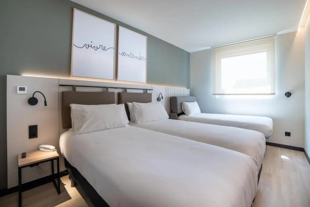 Standard Triple room