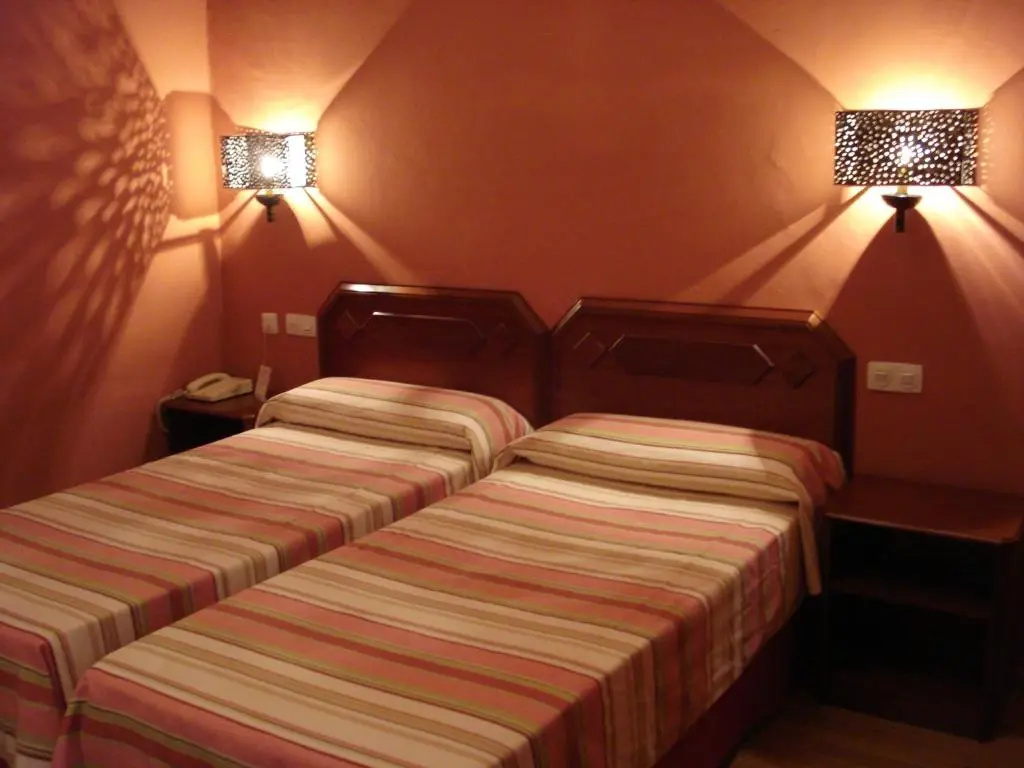Double room (full double bed)