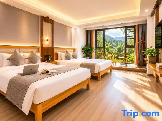Fan Retreat · Riverside View Boutique Inn (East Gate, Mount Fanjing)