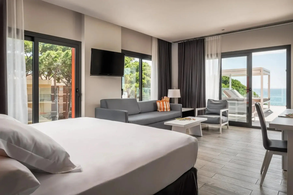 Deluxe Junior Suite