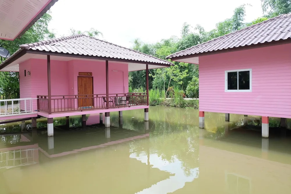 Baan Klang Nam Resort