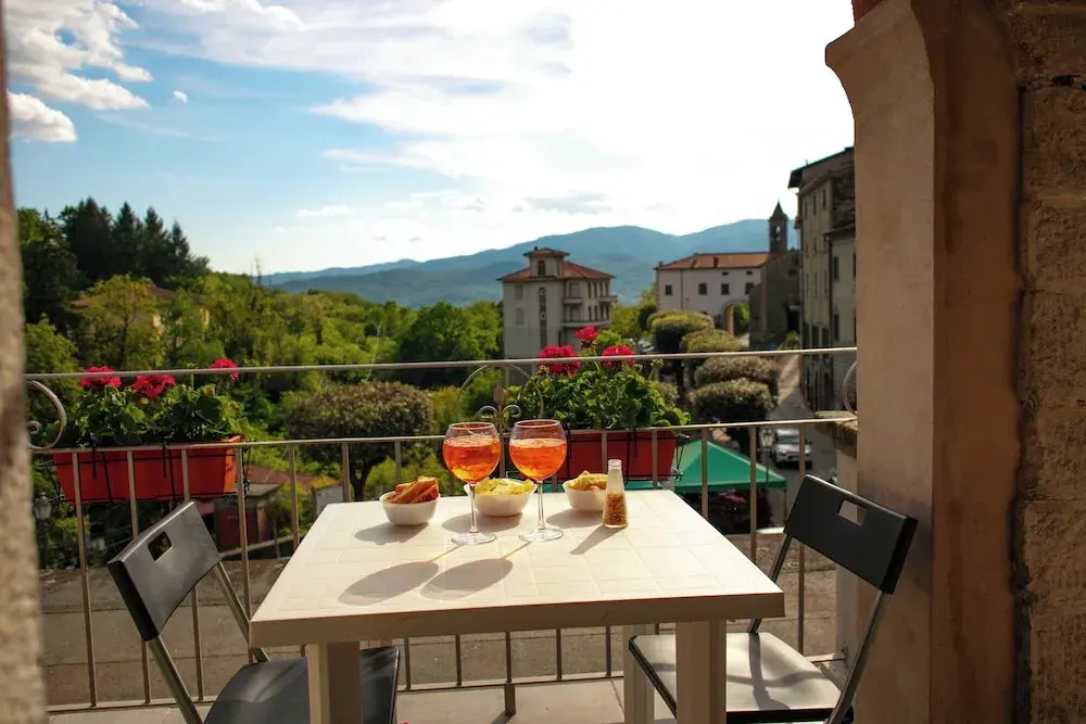 2 Bedrooms Apartment with view