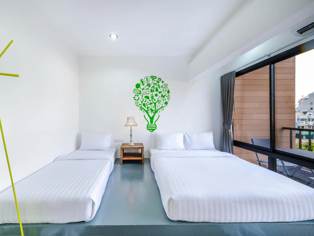 Standard Triple room