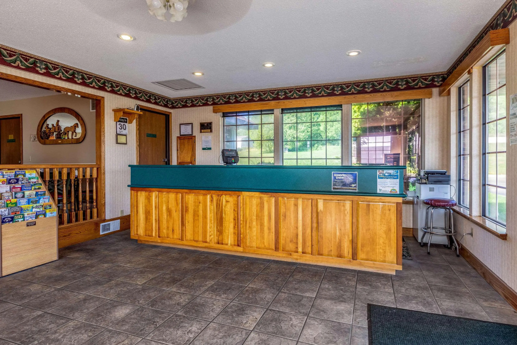 Lobby & Reception
