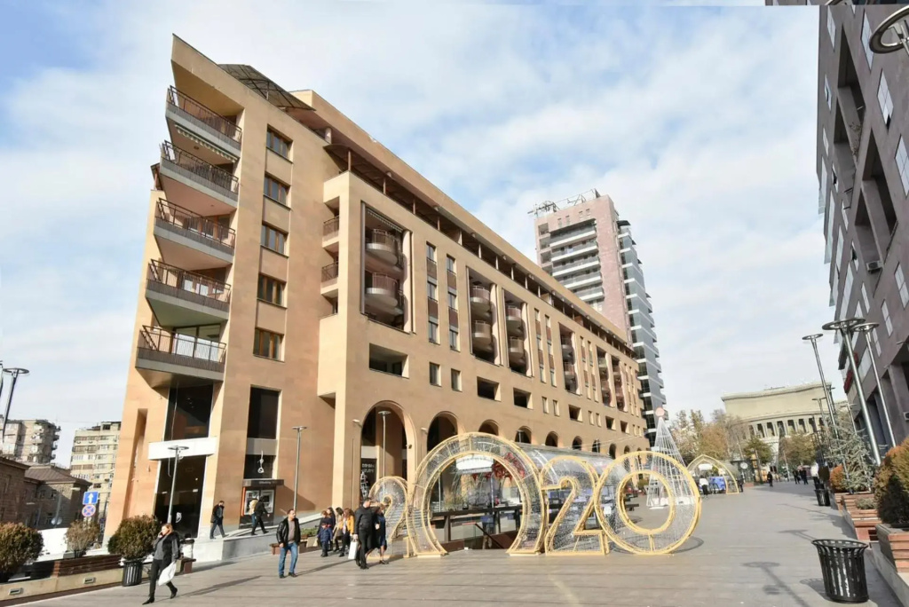 Northern Avenue 2 Bedroom Apertment With Great View HH656