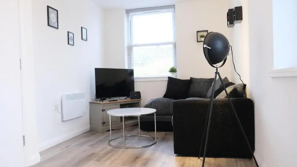 Bedford Town Centre & Elegant Apartment inc PRIVATE Parking