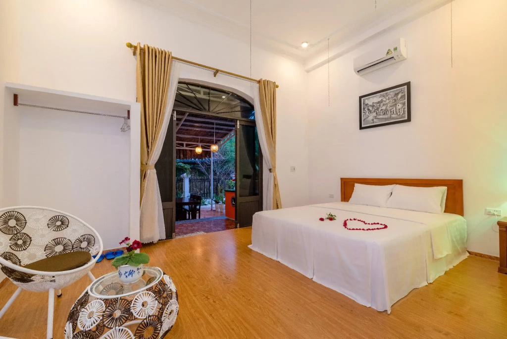 Superior Double room (full double bed)